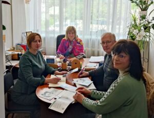 чотири посадовця